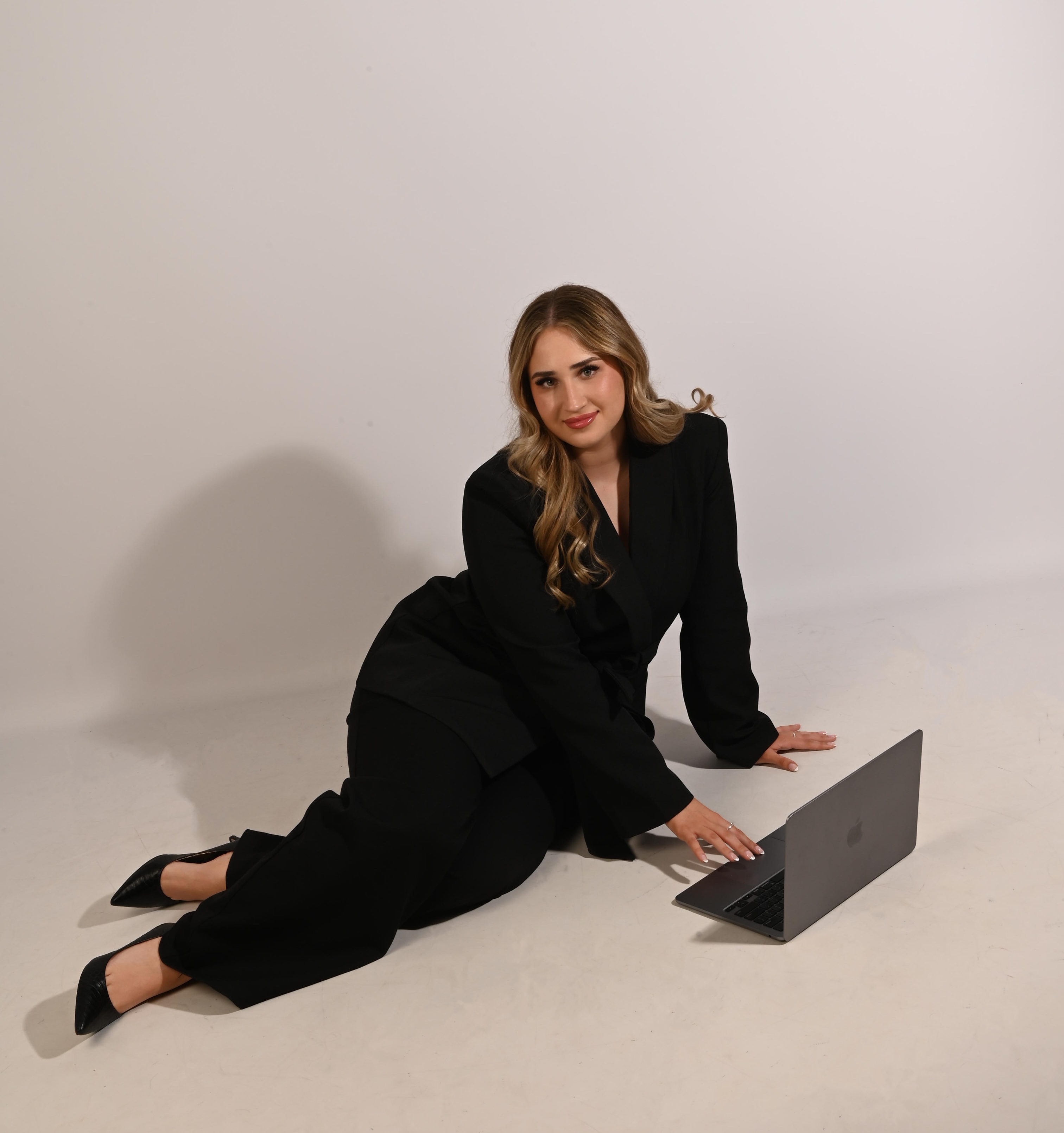 Veronica - Hair & Makeup Artist